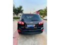hyundai-santa-fe-2011-small-1