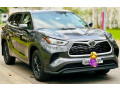 toyota-highlander-2022-small-3