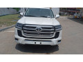 toyota-land-cruiser-vx-r-v8-2023-small-0