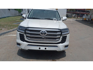 Toyota Land Cruiser VX-R V8 2023