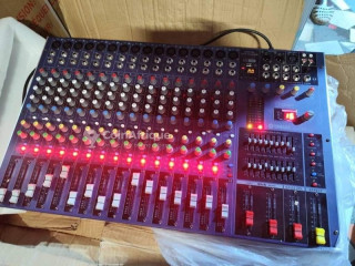 Table de mixage Yamaha 16 pistes 