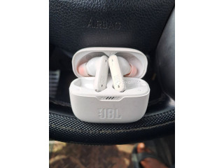 JBL Tune 230