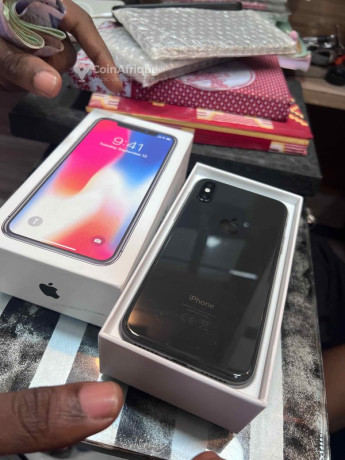 iphone-x-64gb-big-1