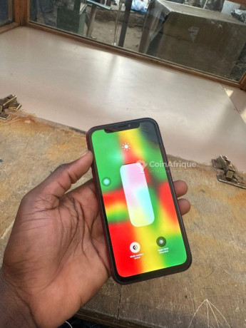 iphone-xr-64gb-big-2