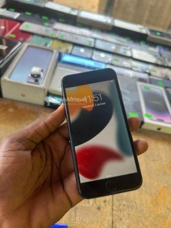 iphone-8-64gb-big-1