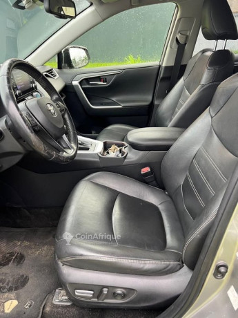 toyota-rav4-2019-big-1