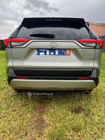 toyota-rav4-2019-big-4