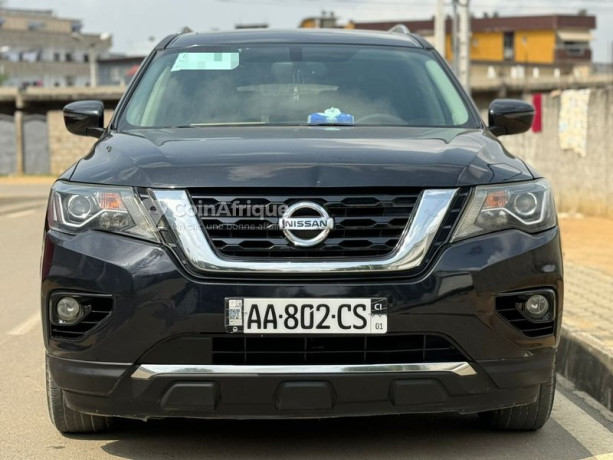 nissan-pathfinder-2018-big-3