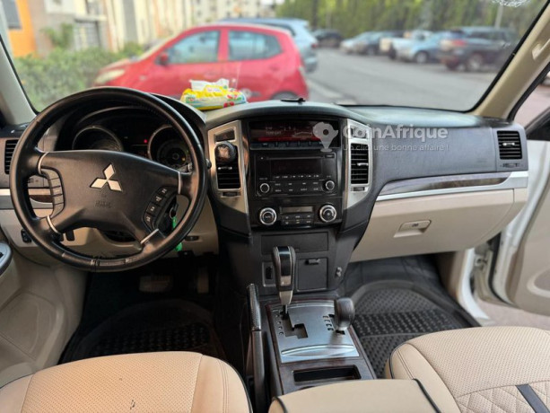 mitsubishi-pajero-gls-2018-big-4