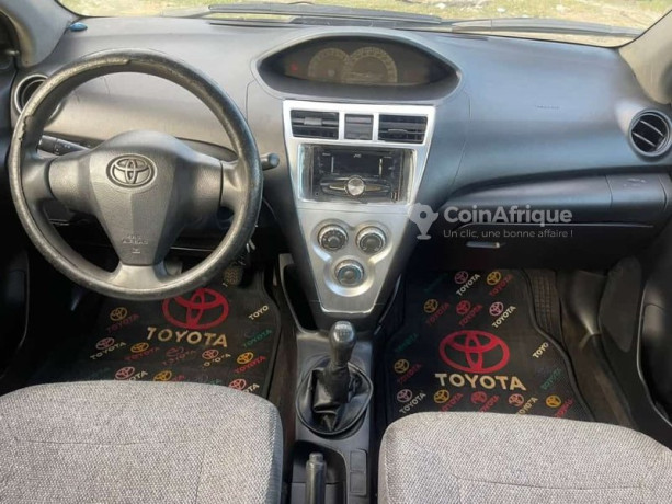 toyota-yaris-2007-big-3