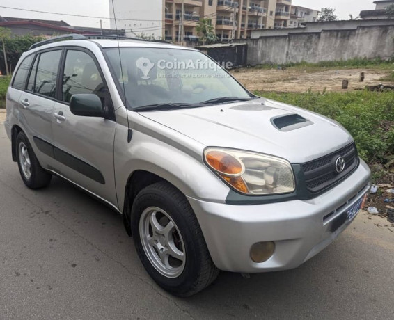 toyota-rav4-2002-big-0