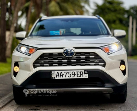 toyota-rav4-2021-big-0
