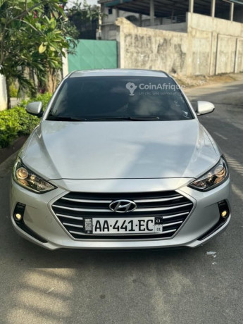 hyundai-elantra-2018-big-0