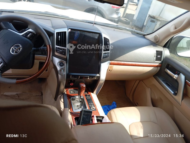 toyota-land-cruiser-vx-r-v8-2023-big-3