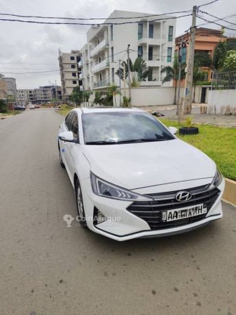 hyundai-avante-2020-big-0