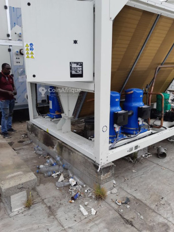 technicien-de-climatisation-industrielle-big-2
