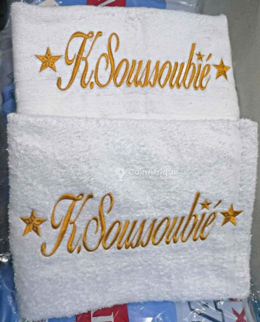 serviette-personnalisee-a-la-broderie-big-0