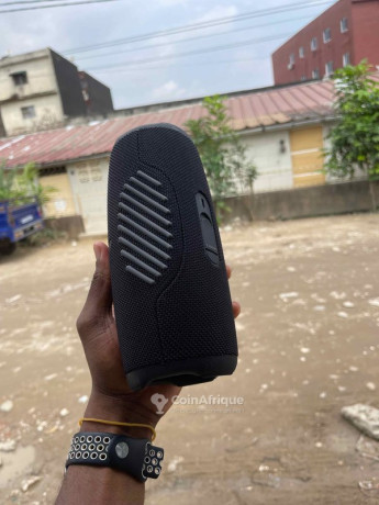 jbl-charge-5-big-3