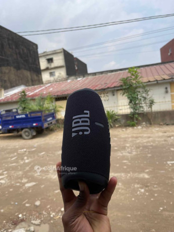 jbl-charge-5-big-2
