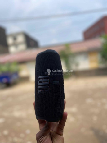 jbl-charge-5-big-3